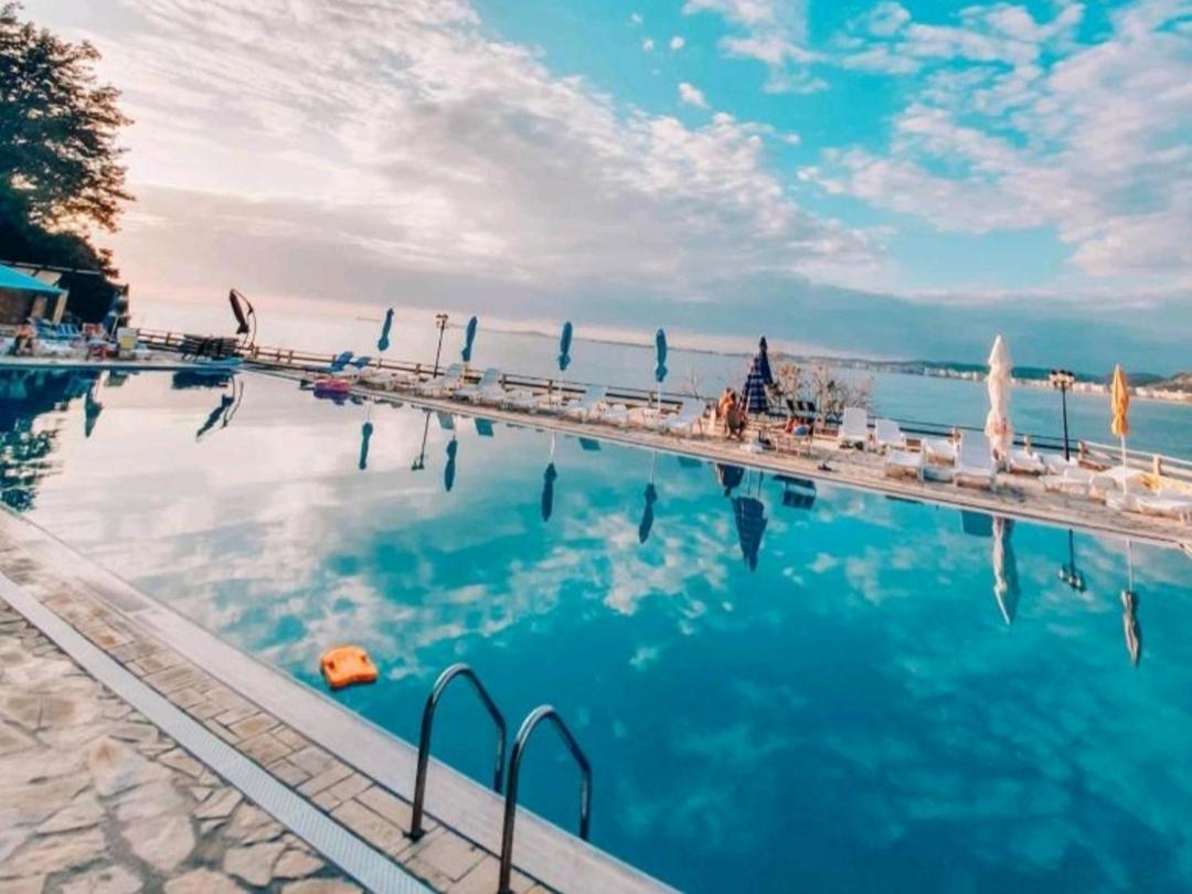 Villa Amos At Aquamarine Residence Vlorë Exteriör bild