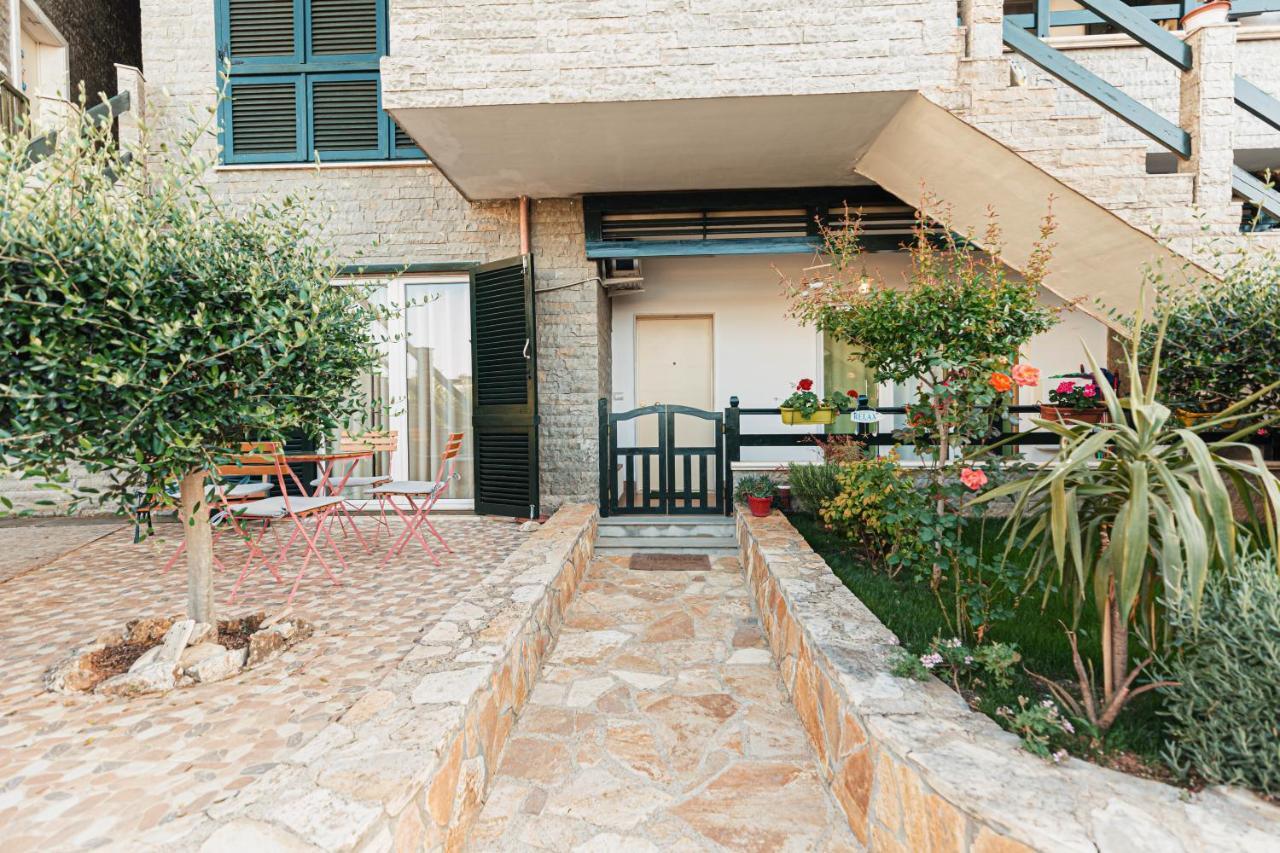 Villa Amos At Aquamarine Residence Vlorë Exteriör bild