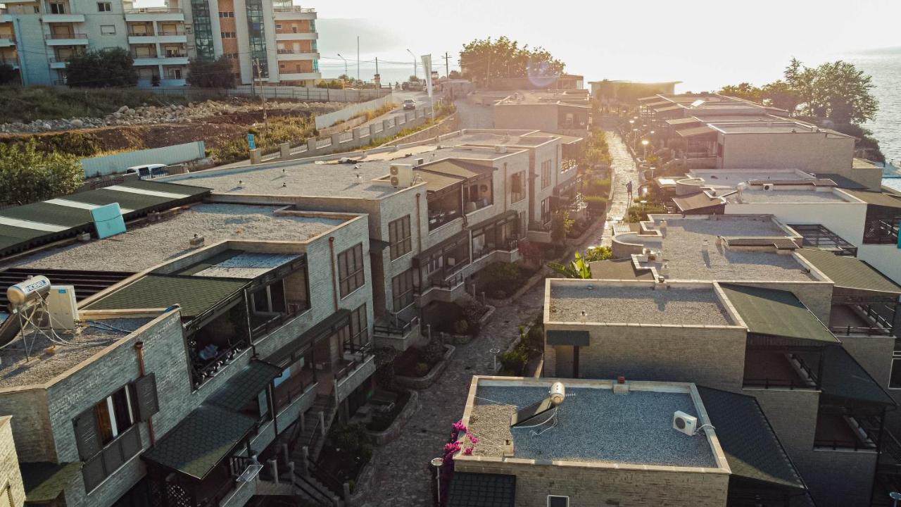 Villa Amos At Aquamarine Residence Vlorë Exteriör bild